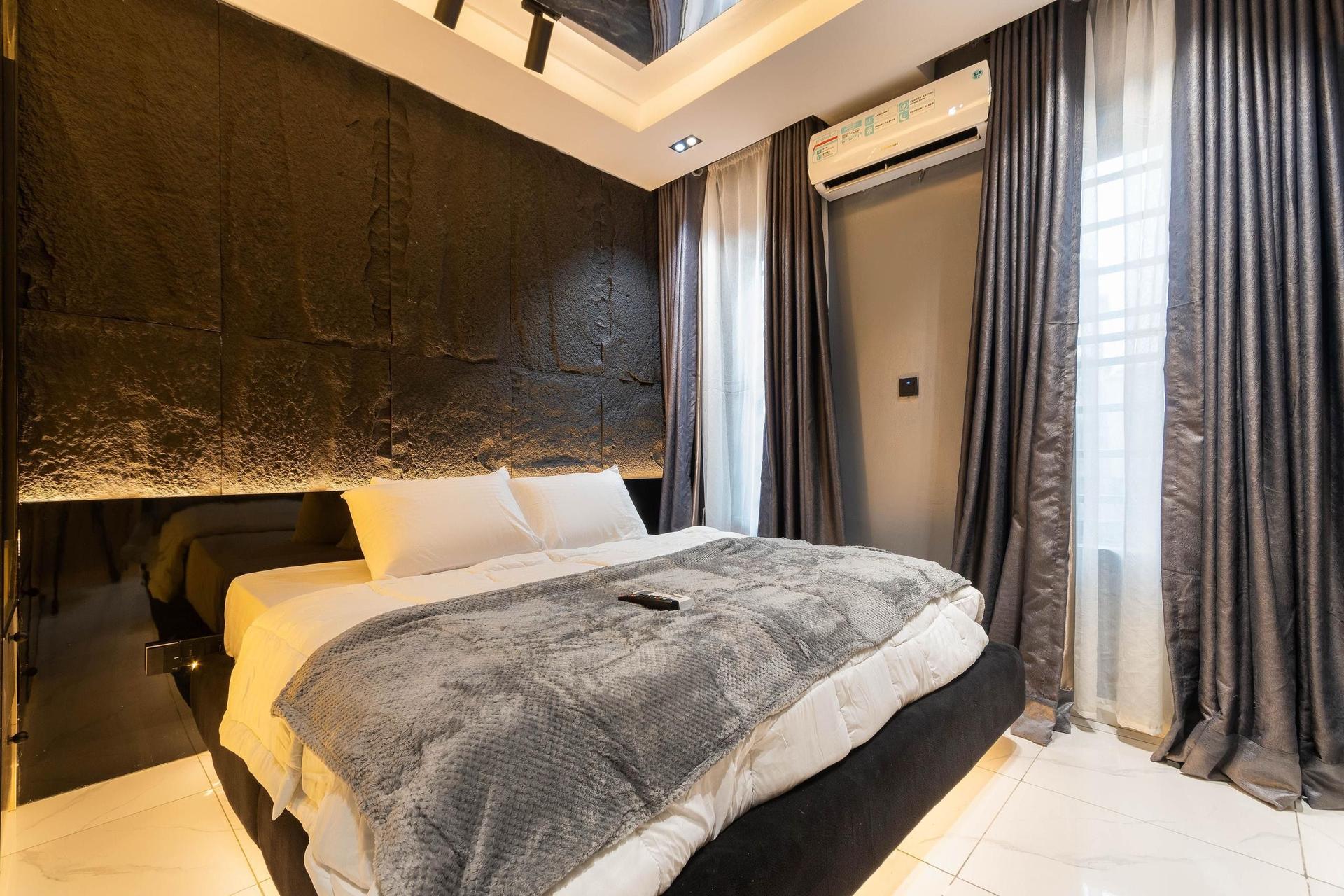 https://image.cityspacesandbookings.com/apartments/68ce88ff52f203ae84915ad5/others/5da7961f-0f41-4624-8d82-459ba145d40d.jpeg