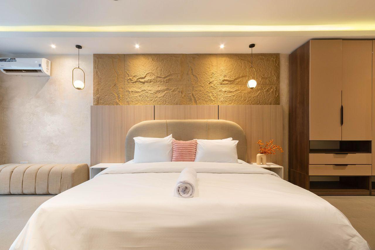 https://image.cityspacesandbookings.com/apartments/68d28857bfd8165aef4ef7c8/bedroom/1761302231-6c6c92c7.jpg