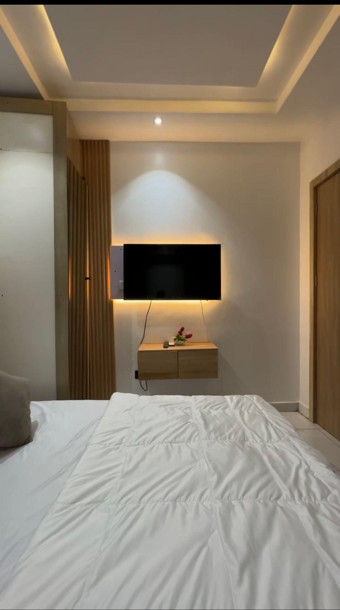 https://image.cityspacesandbookings.com/apartments/68d58a24601c6c92faae10cc/bedroom/IMG_4952_2025-09-25T18:31:08Z.jpeg