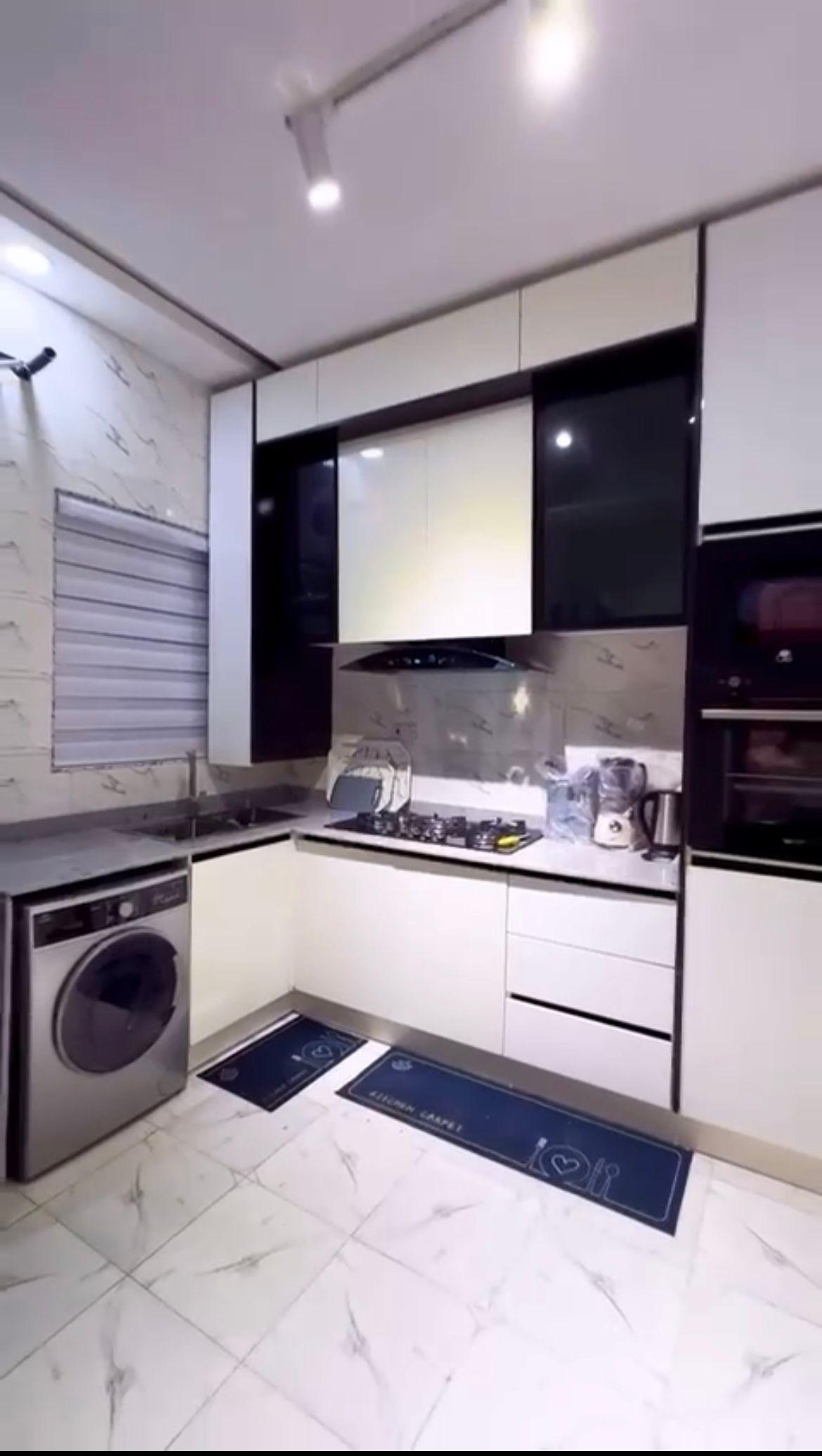 https://image.cityspacesandbookings.com/apartments/68e6a9b5c101adfa422e7c11/bedroom/IMG_5525_2025-10-08T18:14:39Z.jpeg
