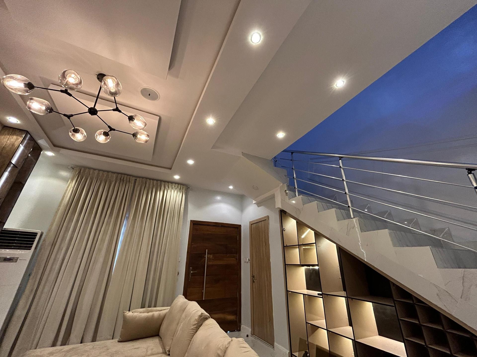https://image.cityspacesandbookings.com/apartments/6908ae70dc178b6ce68bf314/sittingroom/1762176844-ca3de88d.jpeg