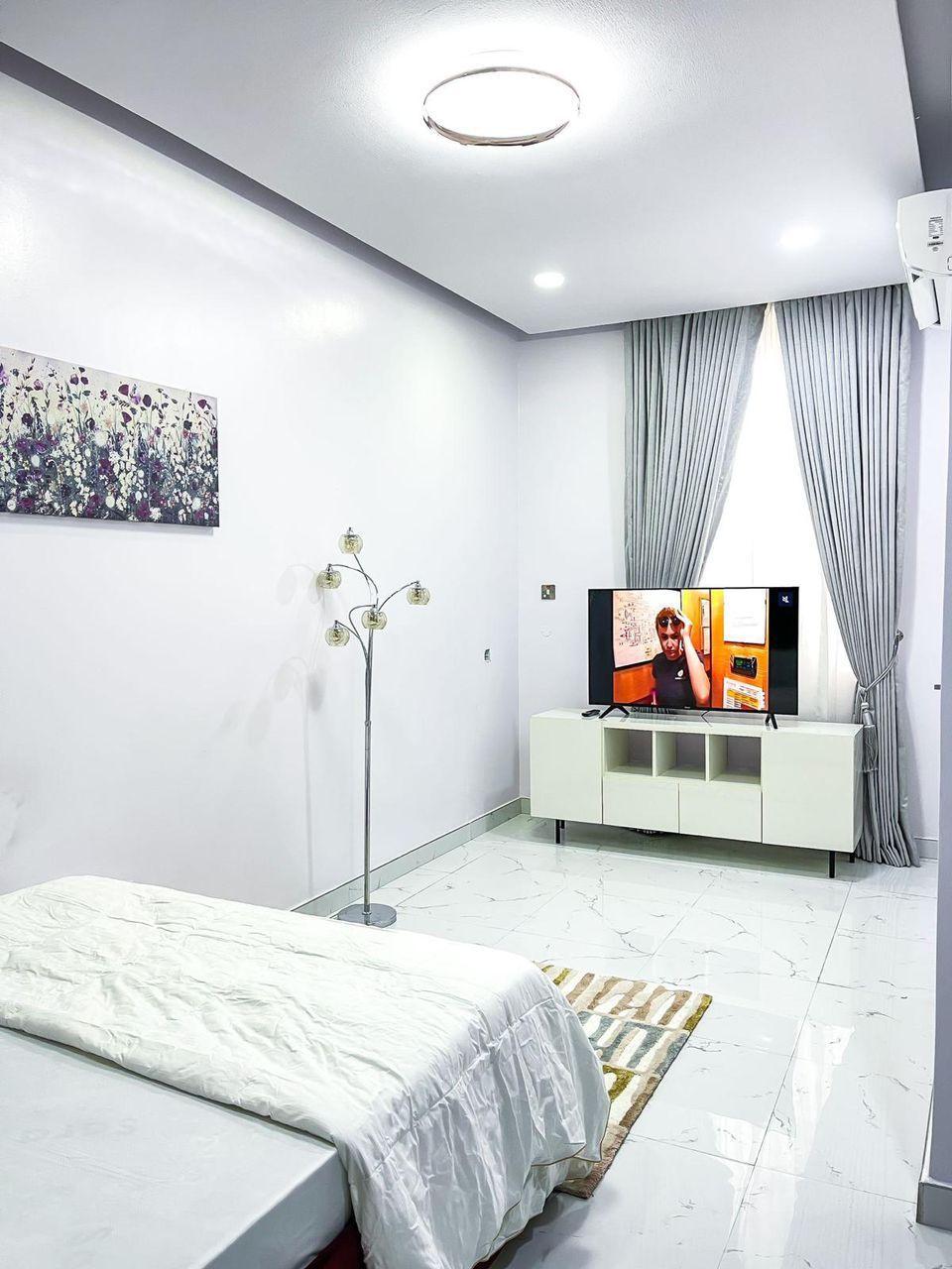 https://image.cityspacesandbookings.com/apartments/6910bdca843d79ce1cc8089b/bedroom/1762704978-c999b5f9.jpeg