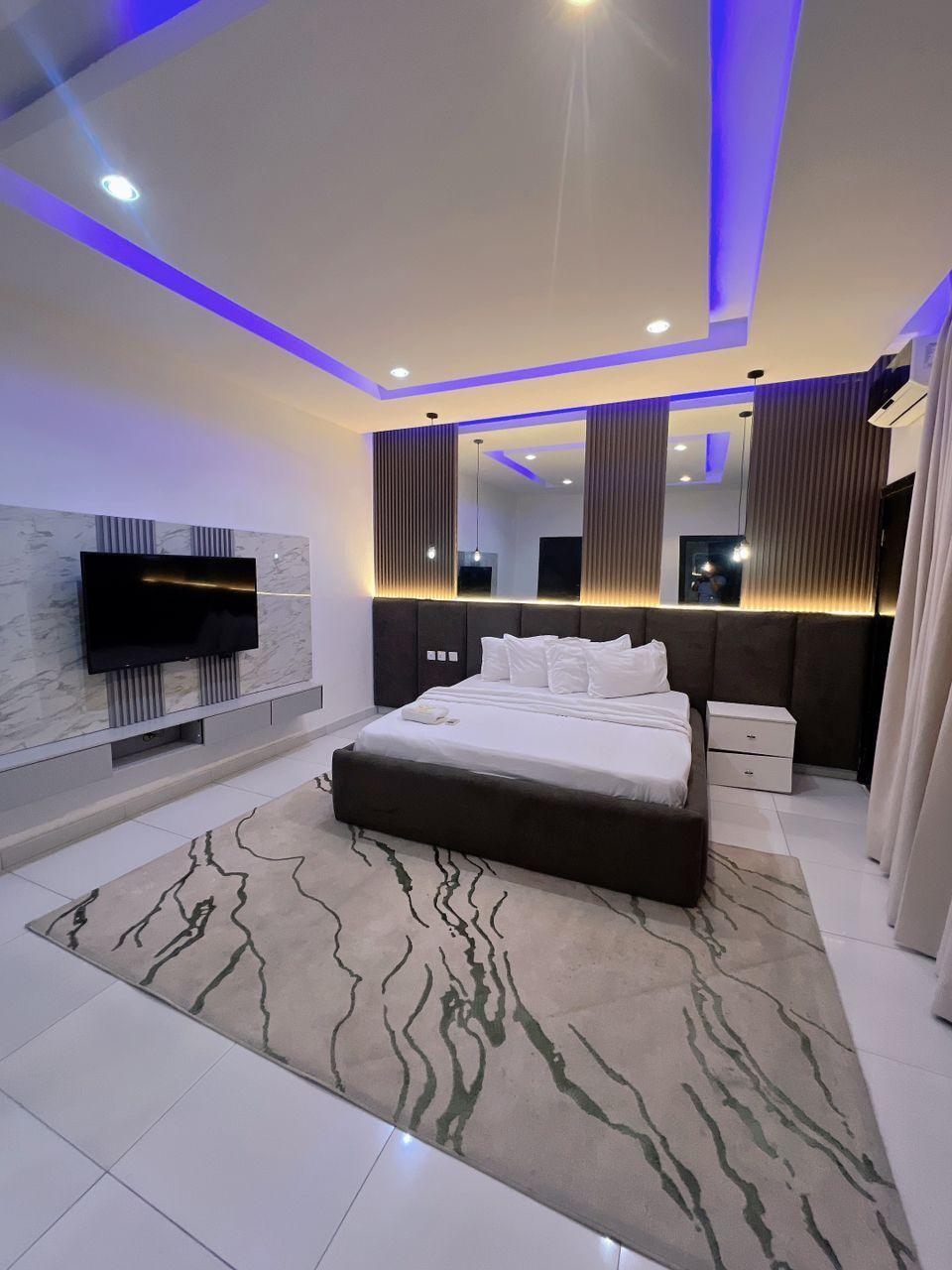 https://image.cityspacesandbookings.com/apartments/6964afaef29fa72a1ecbada3/bedroom/1768206405-34f32e2d.jpeg