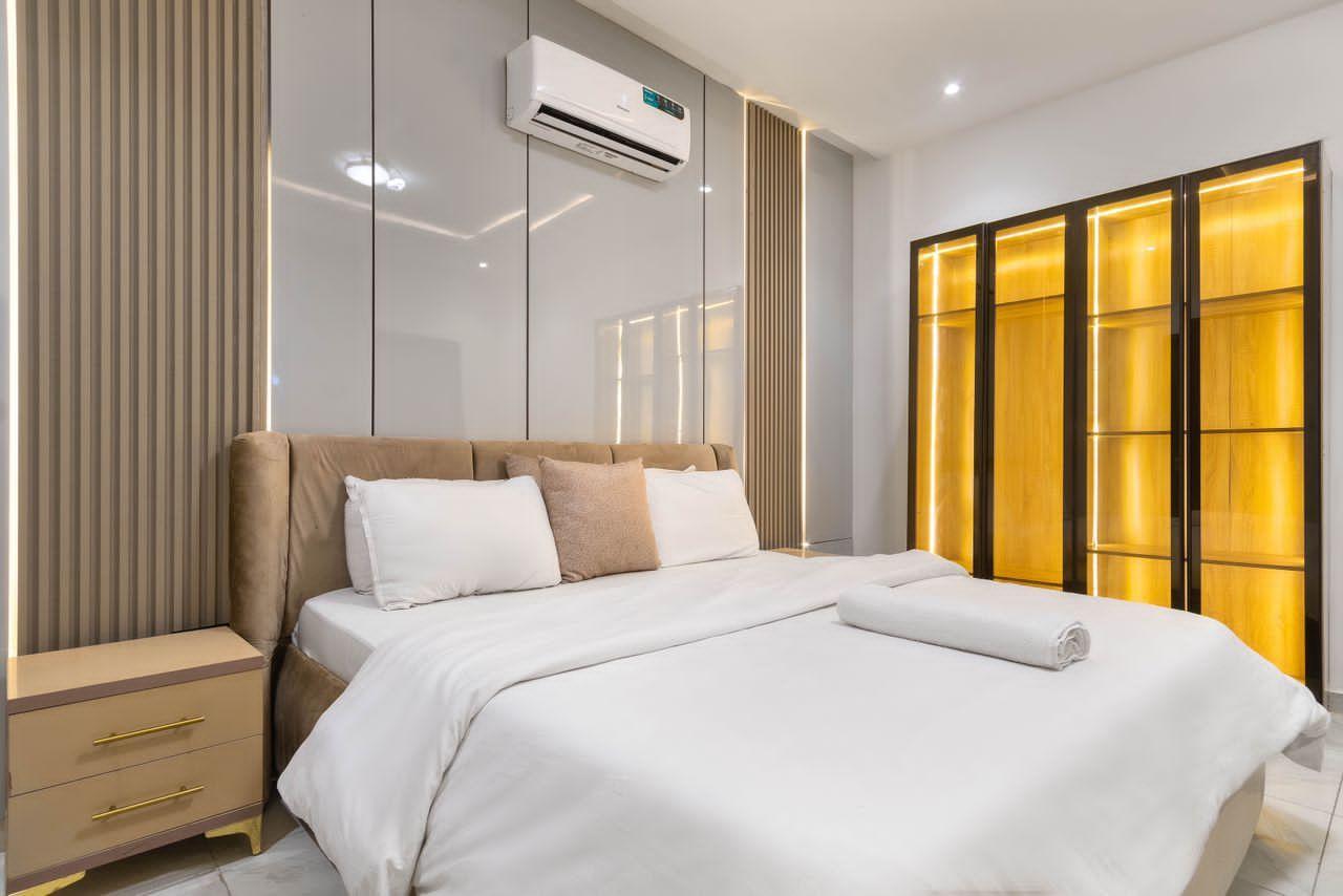 https://image.cityspacesandbookings.com/apartments/69d6a75bec2c6017ddbf6932/bedroom/1775675418-c8d99adb.jpg
