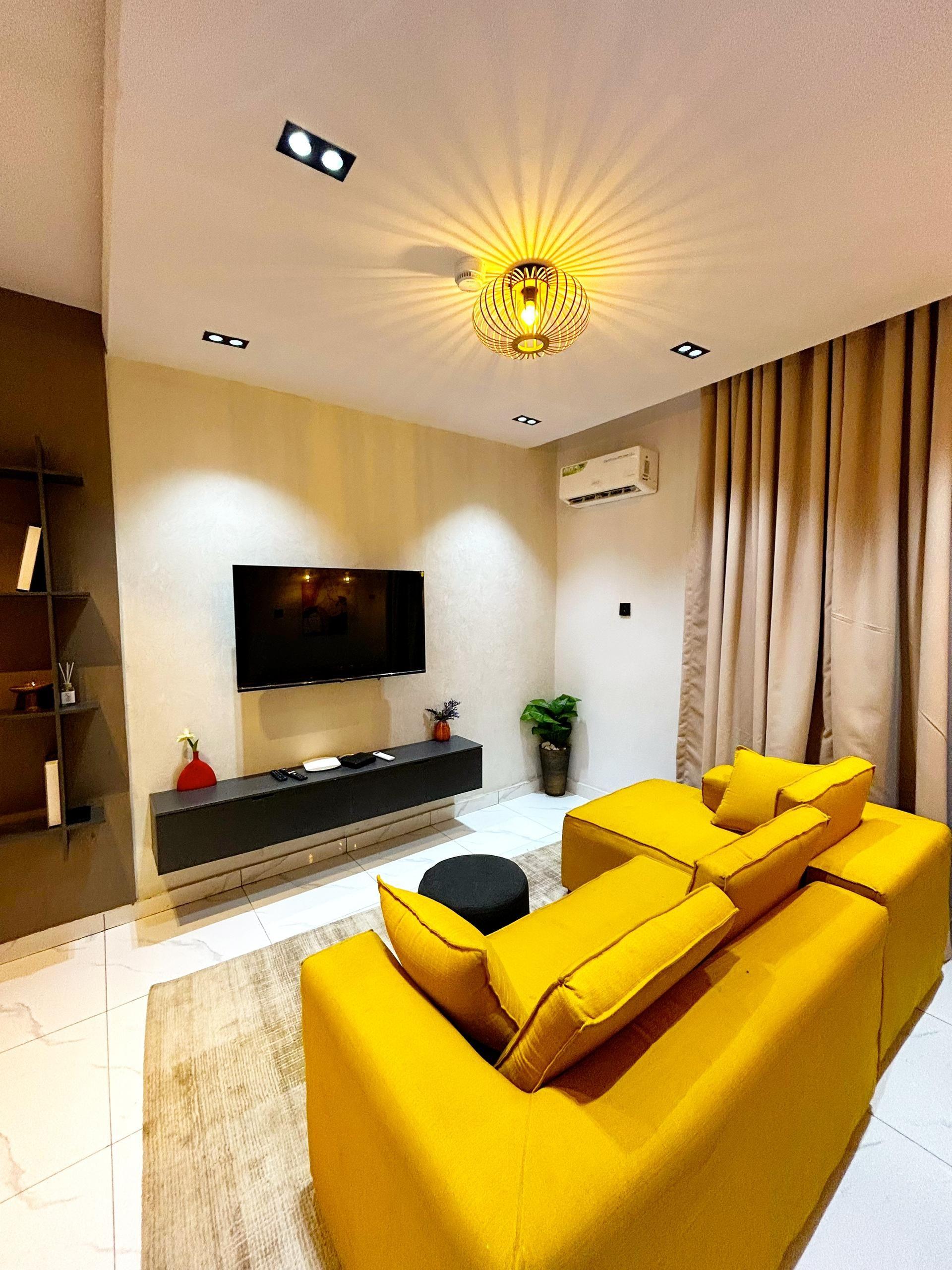 https://image.cityspacesandbookings.com/apartments/6a03c8009cbec3af5593dab2/bedroom/1778632959-eeac8489.jpg