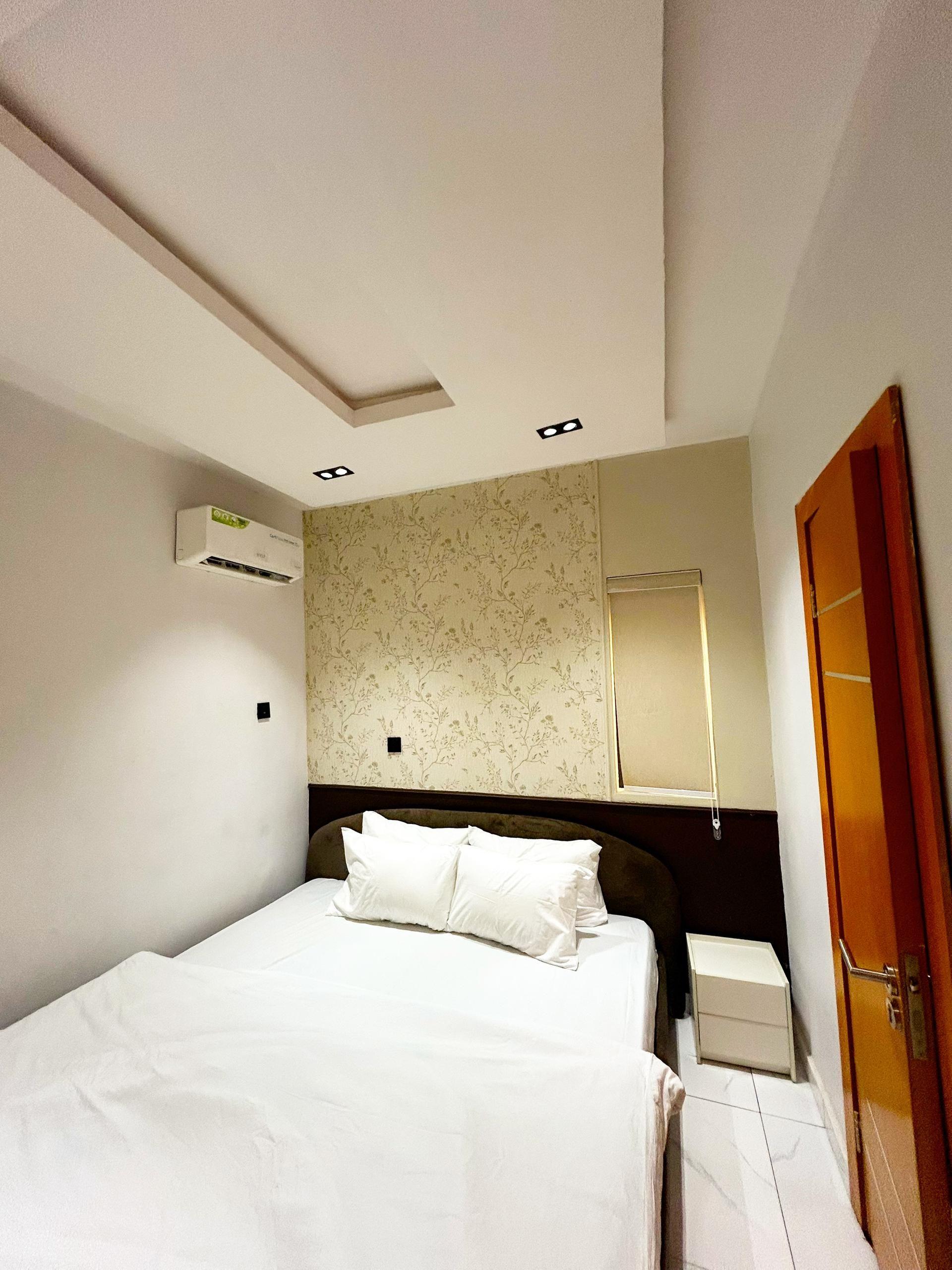 https://image.cityspacesandbookings.com/apartments/6a03c8009cbec3af5593dab2/bedroom/1778633061-2f3edbb7.jpg