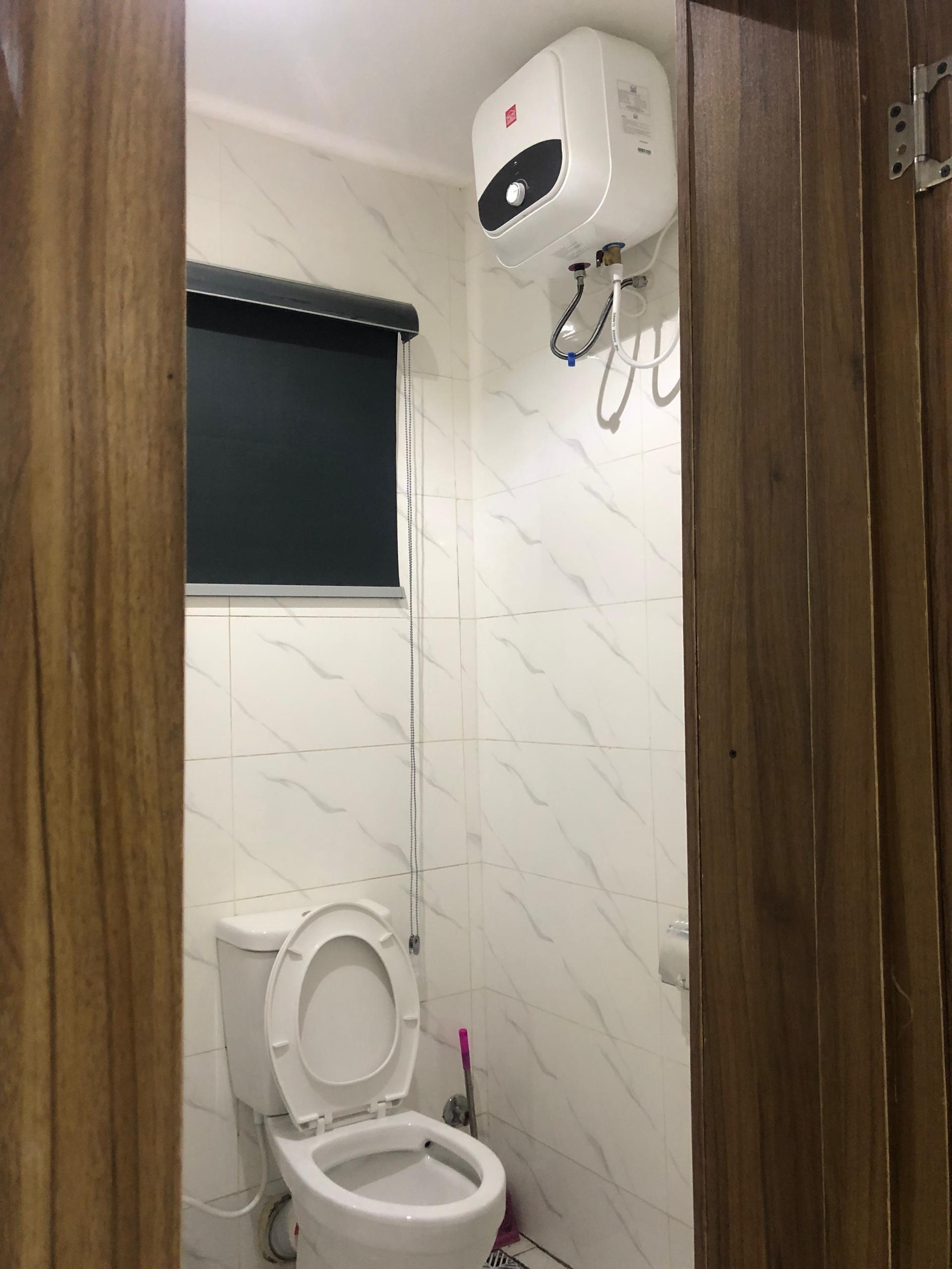 https://image.cityspacesandbookings.com/apartments/6a03d06e9cbec3af5593dab8/bathroom/1778635154-bde3282e.jpg