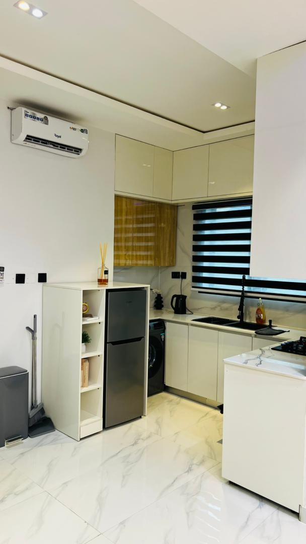 https://image.cityspacesandbookings.com/apartments/6a0978599cbec3af5593daba/kitchen/1779006747-db2da797.jpeg