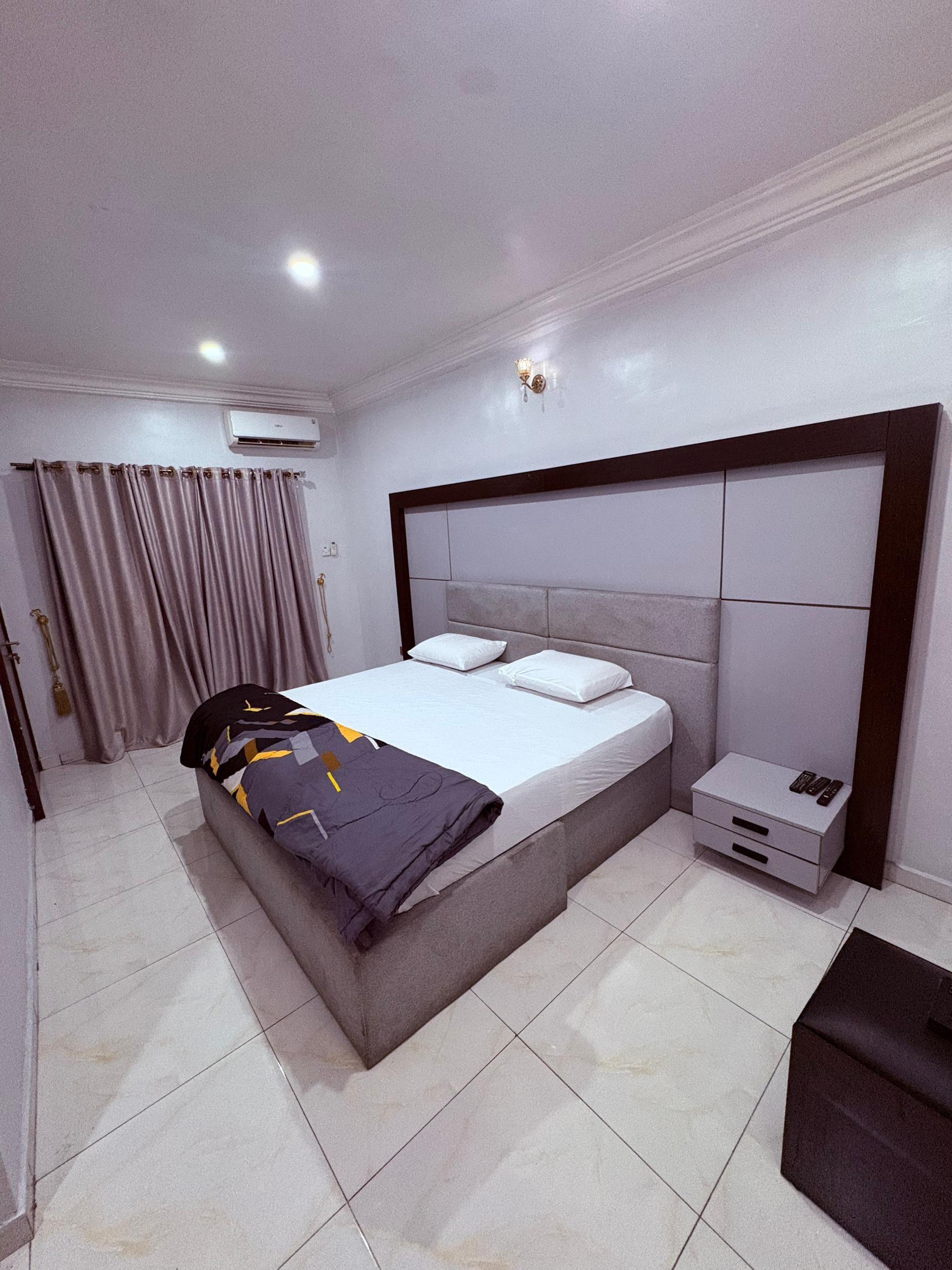 https://image.cityspacesandbookings.com/apartments/6a745387d1e2bd07099bcad2/bedroom/1786009441-7ece3847.jpg