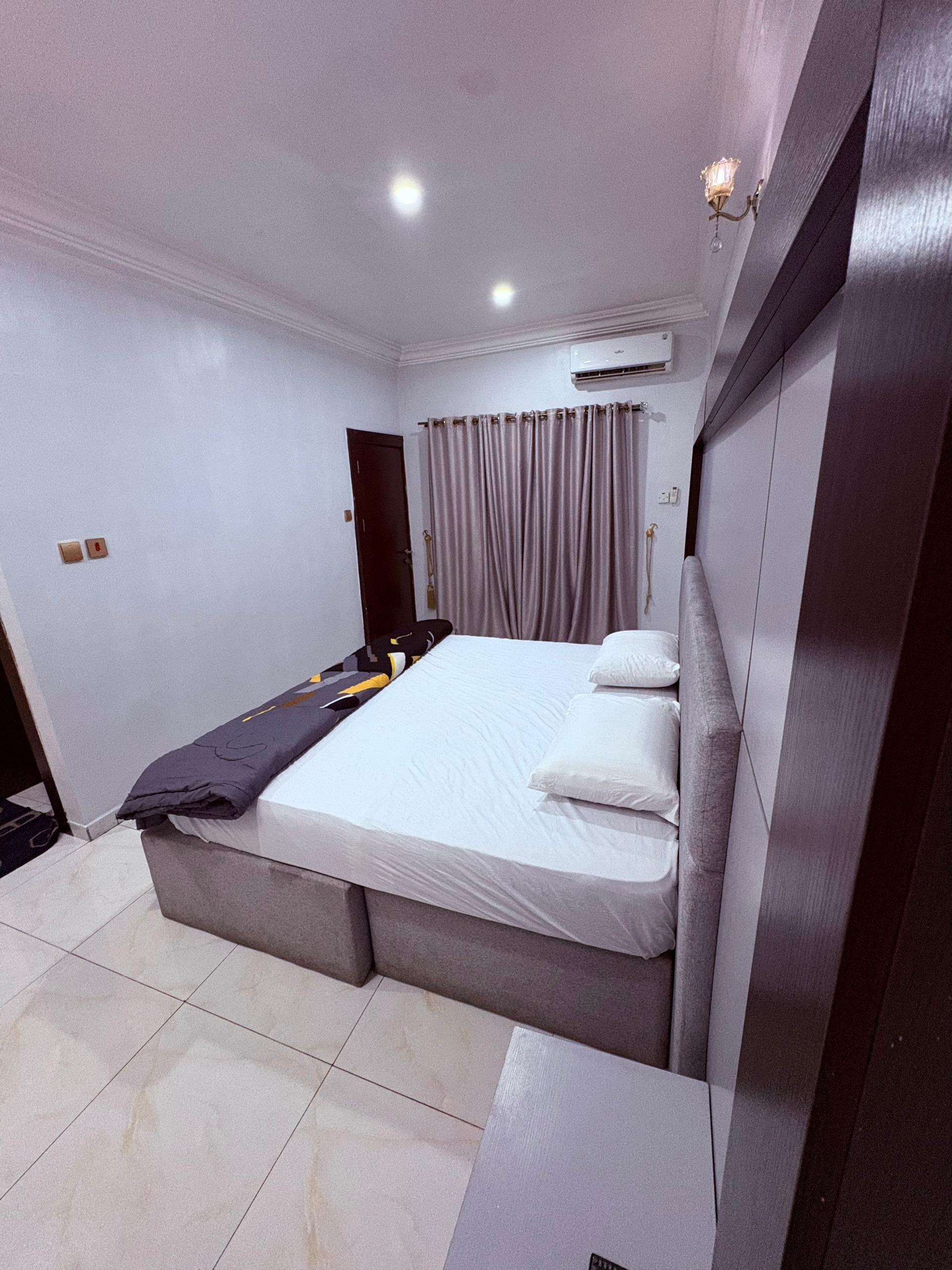 https://image.cityspacesandbookings.com/apartments/6a745ac2d1e2bd07099bcad4/bedroom/1786010441-44b9783e.jpg