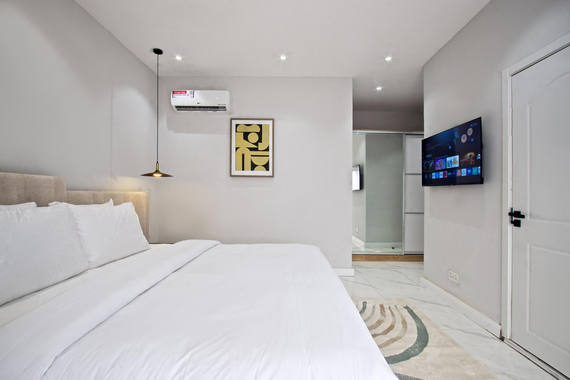 https://image.cityspacesandbookings.com/apartments/6aa56908525565a880e4947d/bedroom/1789225571-385256a5.jpeg