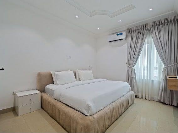 https://image.cityspacesandbookings.com/apartments/6aa7fbae525565a880e49481/bedroom/1789393979-aedd6b5e.jpg