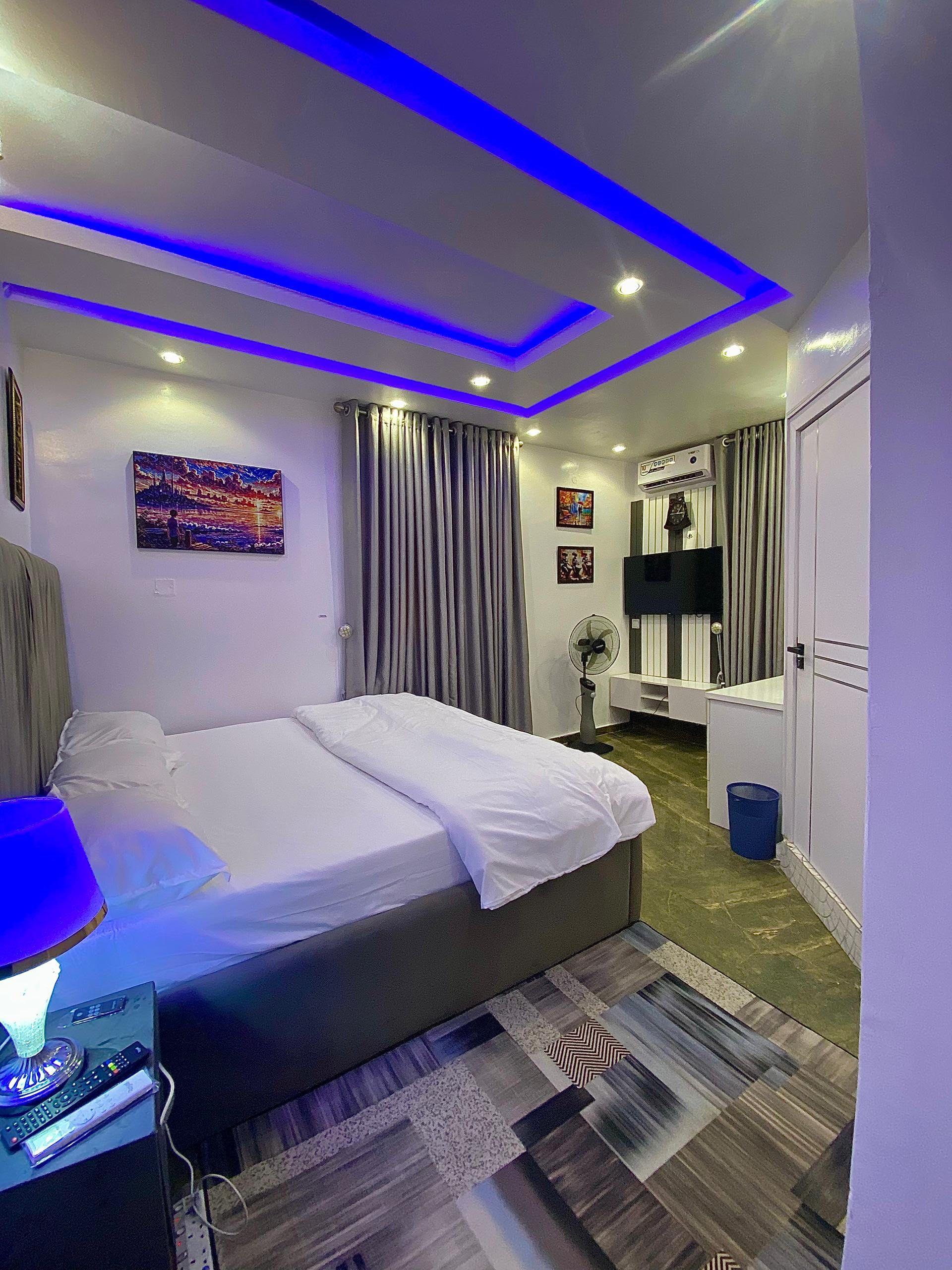 https://image.cityspacesandbookings.com/apartments/6aa8fd70525565a880e49483/bedroom/1789460160-f2407bb2.jpg