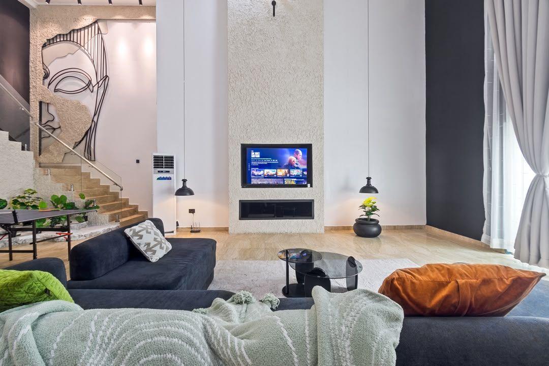 https://image.cityspacesandbookings.com/apartments/6aa91c4e525565a880e4948b/sittingroom/1789467920-50e5f569.jpg