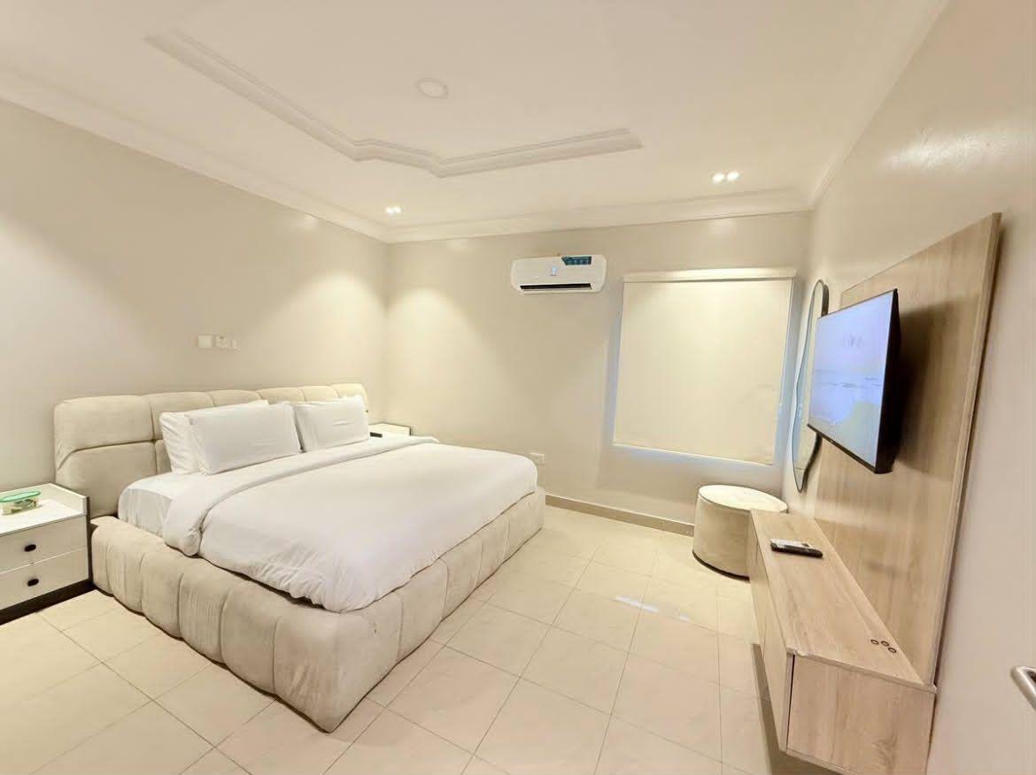 https://image.cityspacesandbookings.com/apartments/6aa91e39525565a880e4948d/bedroom/1789468322-5c1a46e1.jpg