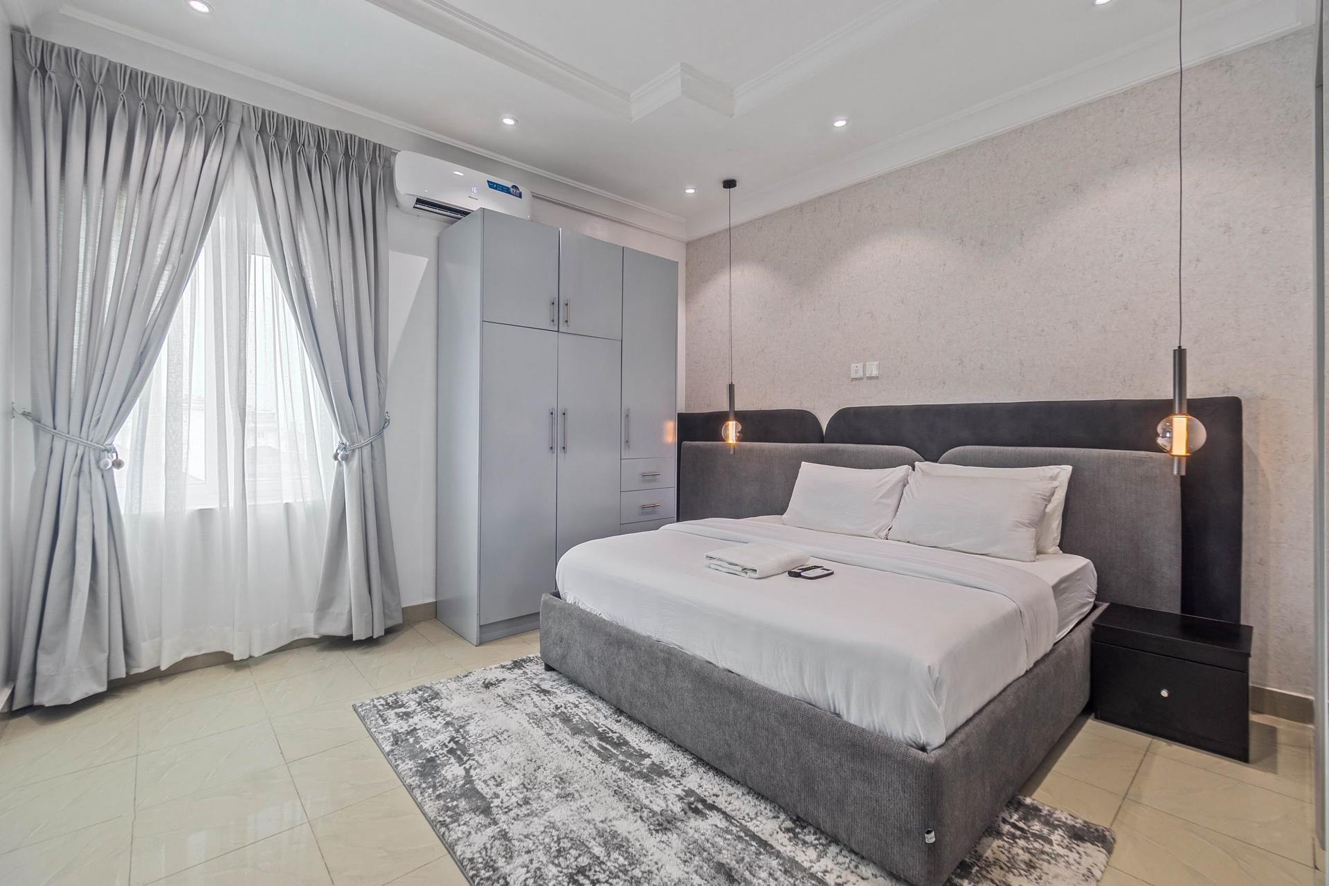 https://image.cityspacesandbookings.com/apartments/6aa91e39525565a880e4948d/bedroom/1789468322-bb6b2097.jpg
