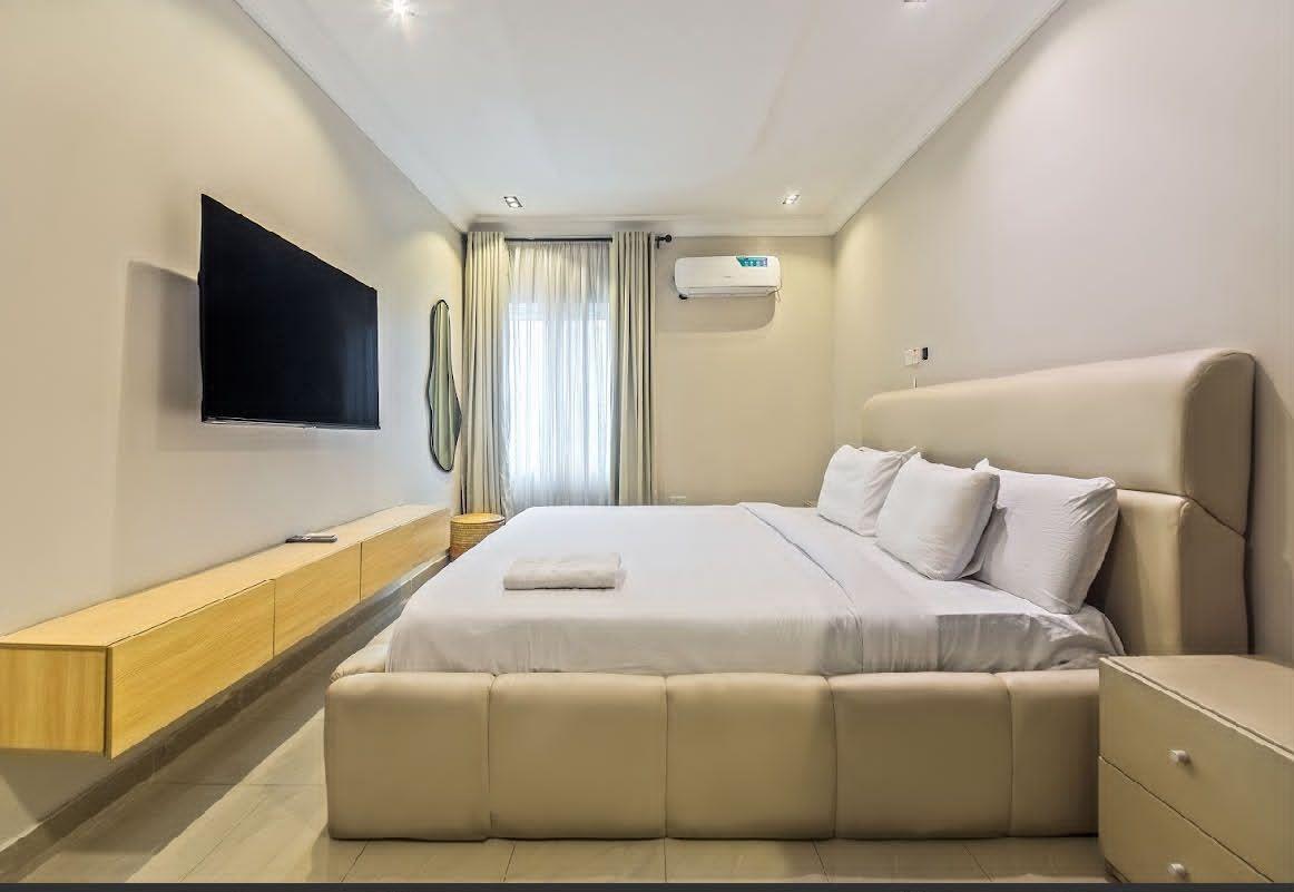 https://image.cityspacesandbookings.com/apartments/6aa91e39525565a880e4948d/bedroom/1789468322-f033b021.jpg