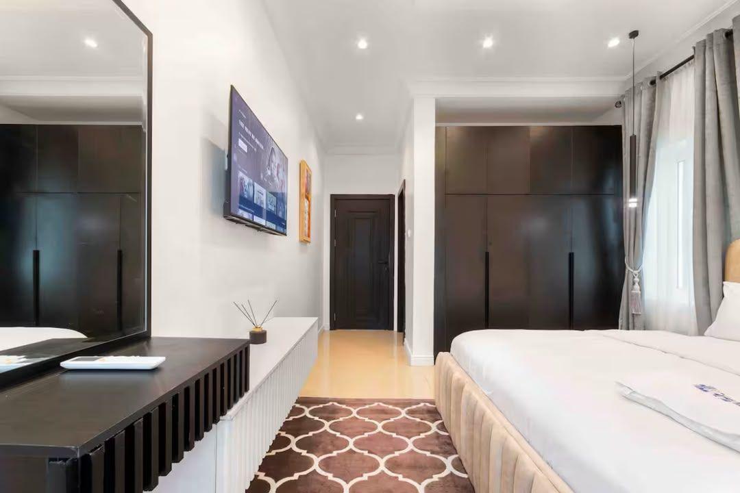 https://image.cityspacesandbookings.com/apartments/6aa922c9525565a880e49493/bedroom/1789469474-7d43e99c.jpg