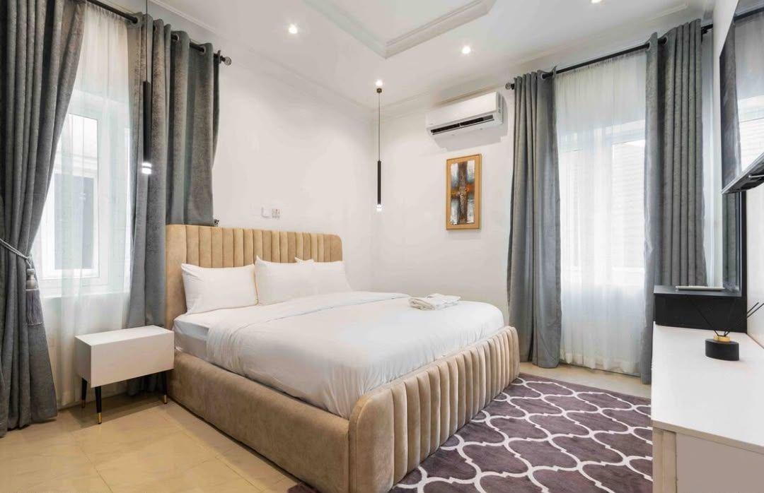 https://image.cityspacesandbookings.com/apartments/6aa922c9525565a880e49493/bedroom/1789469474-90e20119.jpg