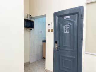 https://image.cityspacesandbookings.com/apartments/6ab2af0b49221dfc1b119675/entrance/1790157009-a8bc4c99.jpg