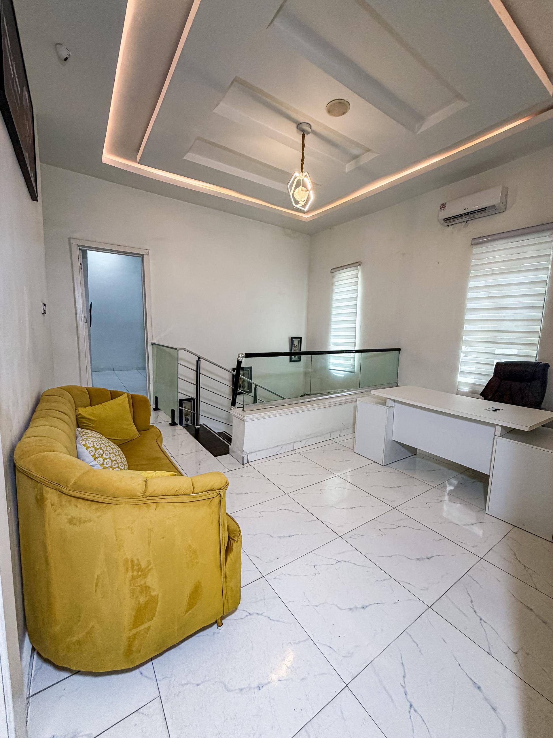 https://image.cityspacesandbookings.com/apartments/6ab2d90a49221dfc1b11967a/bedroom/1790105987-28e6a076.jpeg