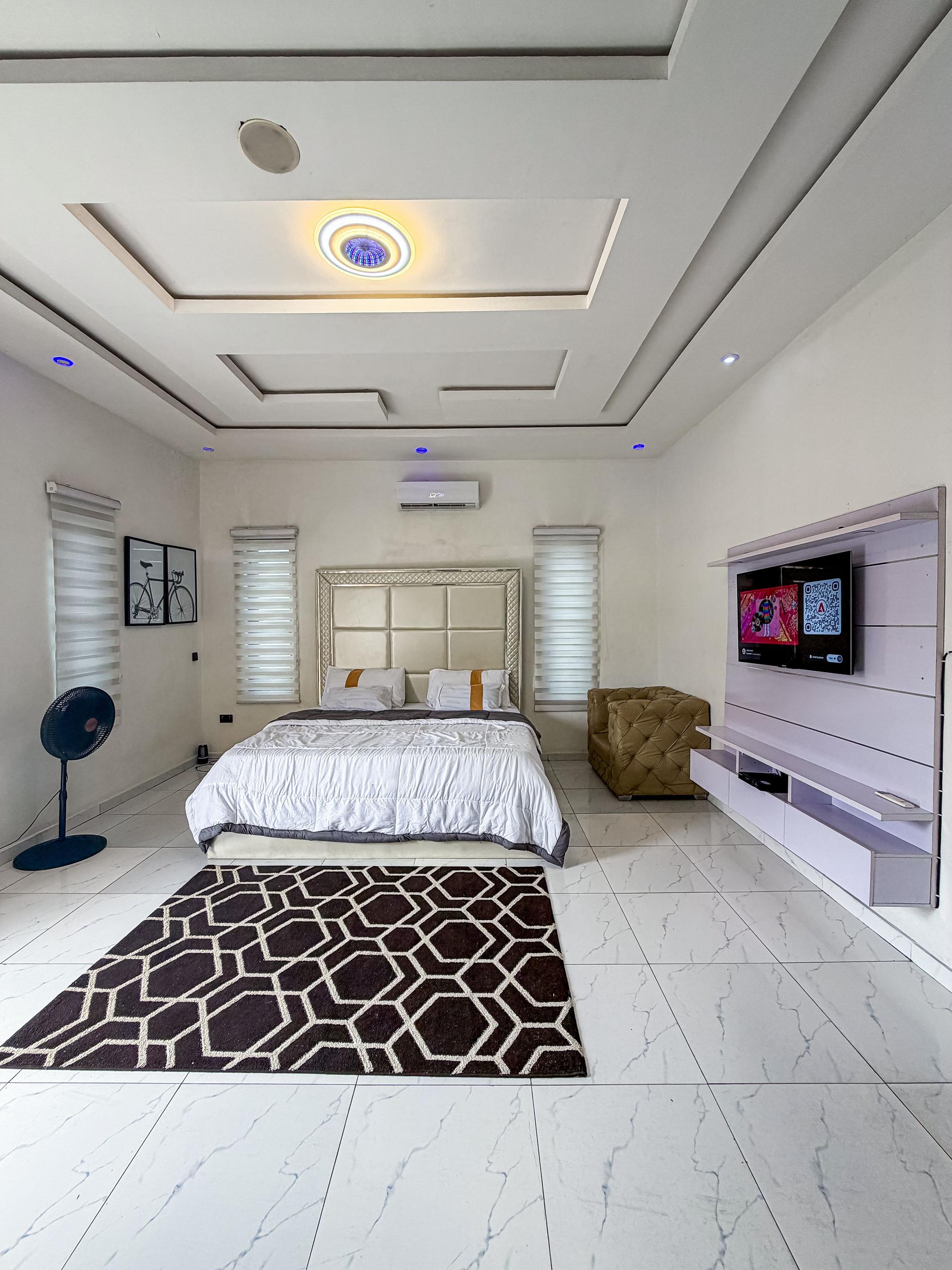 https://image.cityspacesandbookings.com/apartments/6ab2d90a49221dfc1b11967a/bedroom/1790105987-506346f0.jpeg