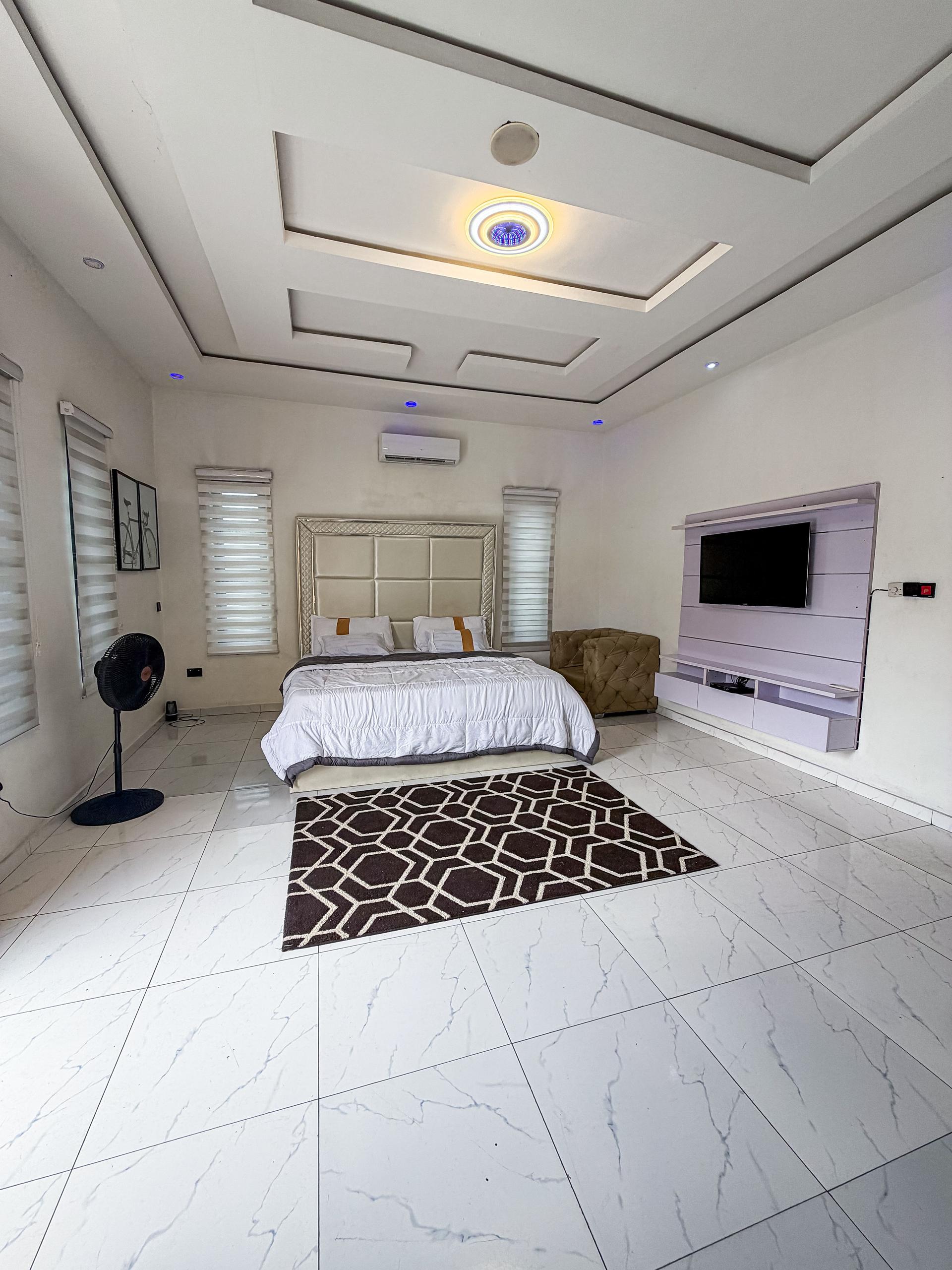 https://image.cityspacesandbookings.com/apartments/6ab2d90a49221dfc1b11967a/bedroom/1790105987-73843340.jpeg