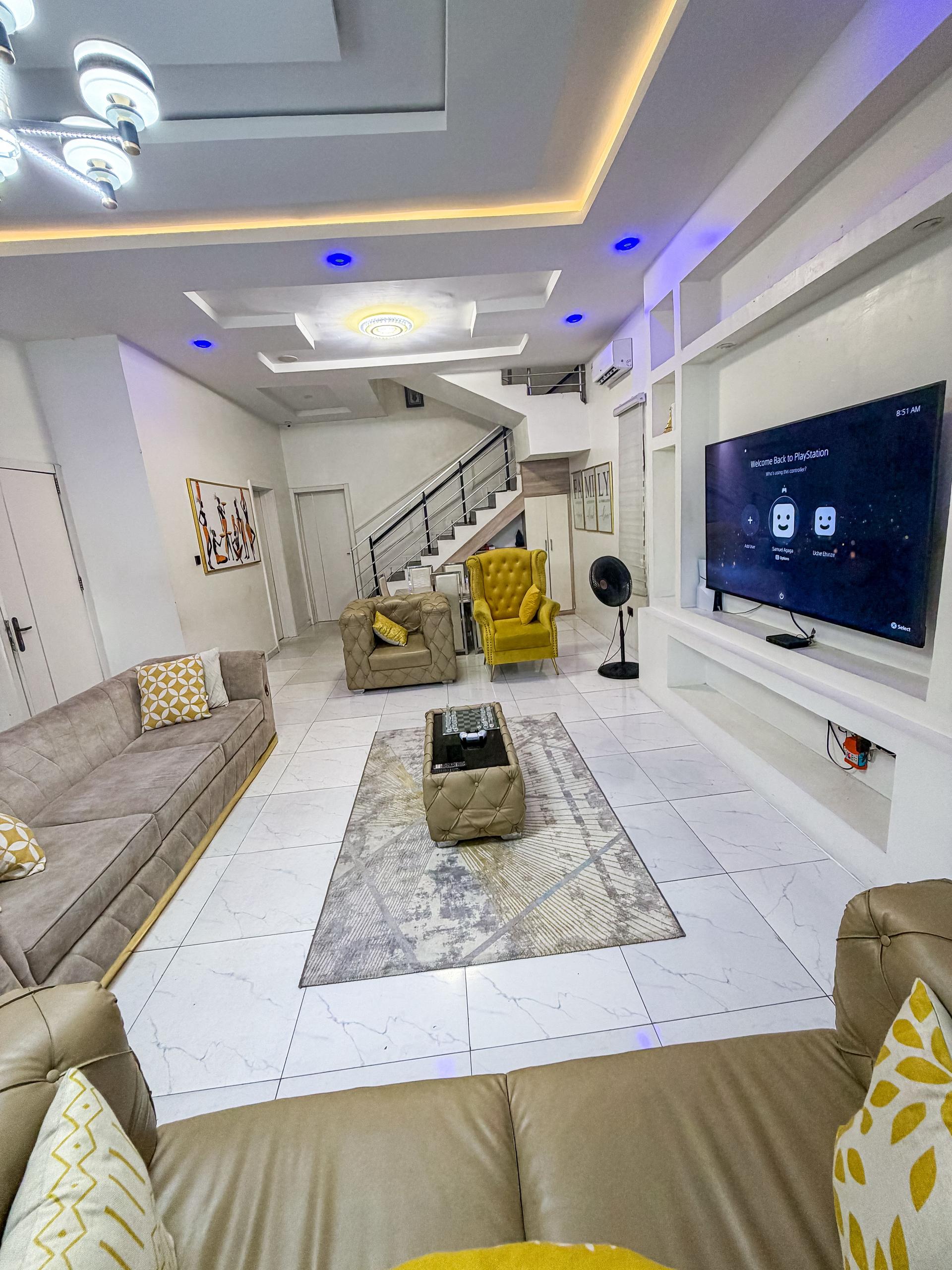 https://image.cityspacesandbookings.com/apartments/6ab2d90a49221dfc1b11967a/bedroom/1790105987-d693d99b.jpeg