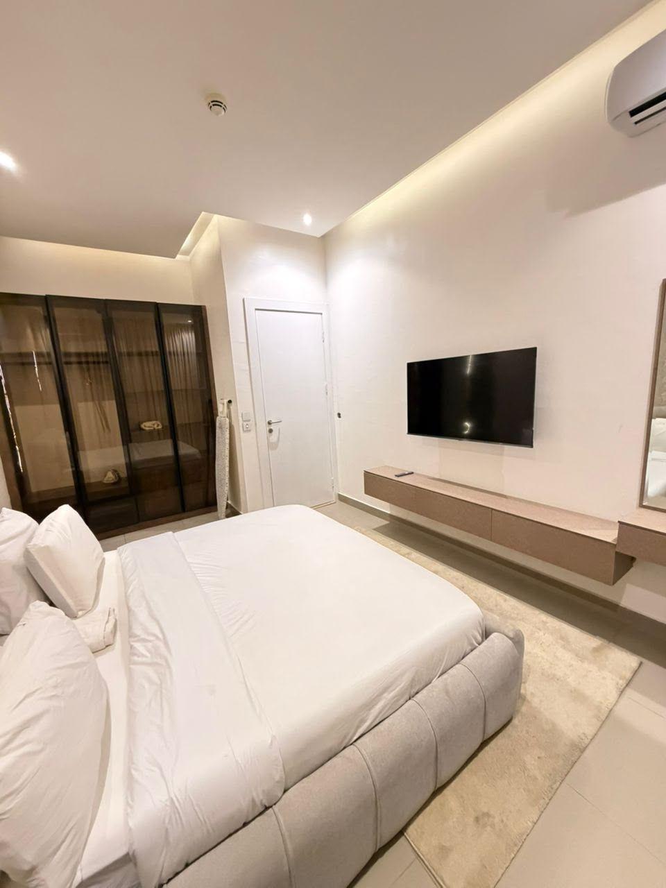 https://image.cityspacesandbookings.com/apartments/6abbb088937359e460949c5d/bedroom/1790685578-e1aba98c.jpg