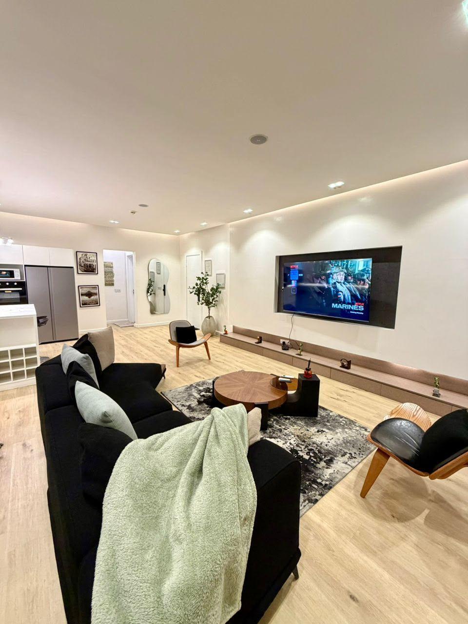 https://image.cityspacesandbookings.com/apartments/6abbb088937359e460949c5d/sittingroom/1790685663-5bb07e58.jpg