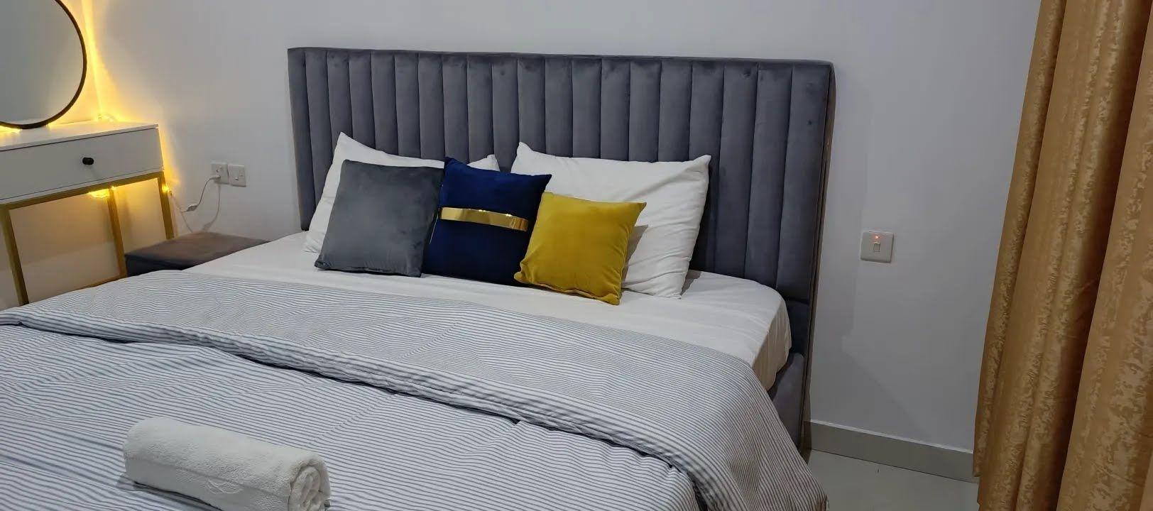 https://image.cityspacesandbookings.com/apartments/6abccae5937359e460949c66/bedroom/1790757816-18b5f93c.jpg