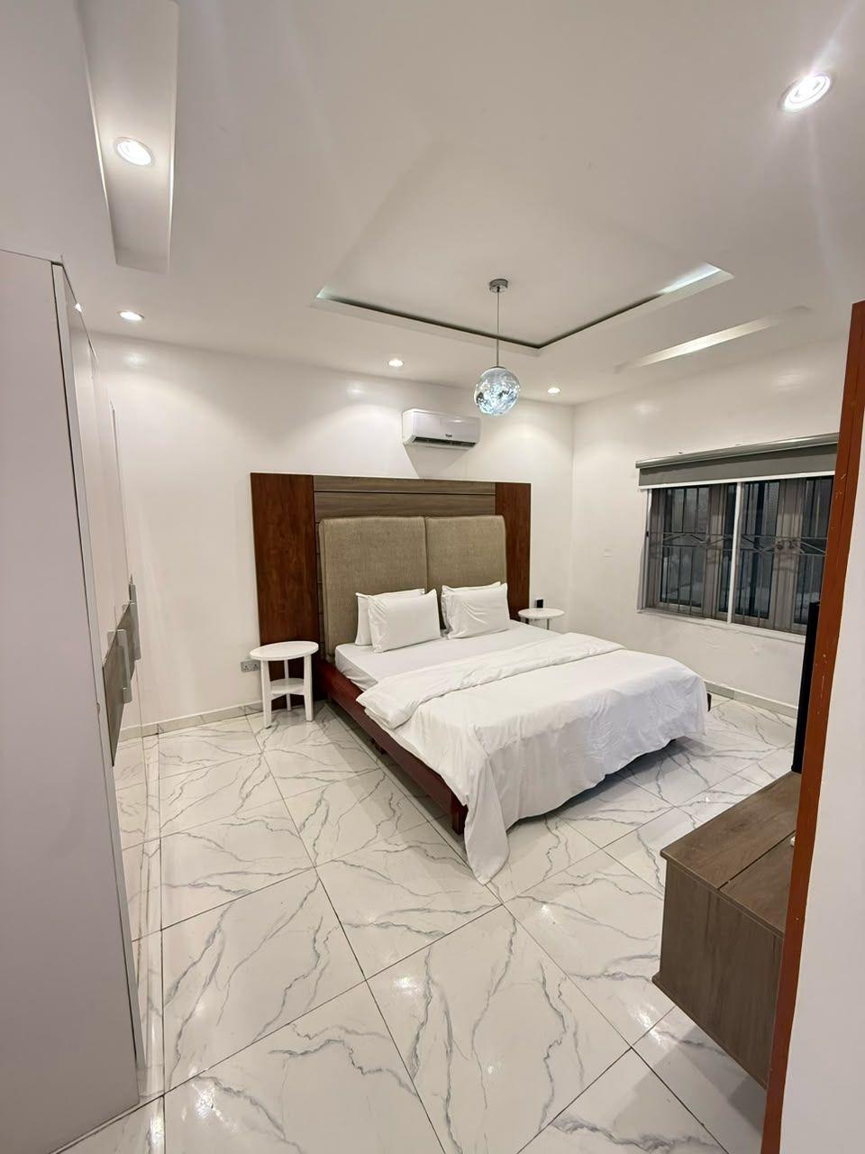 https://image.cityspacesandbookings.com/apartments/6abface7937359e460949c89/bedroom/1790946919-1c5c2352.jpg
