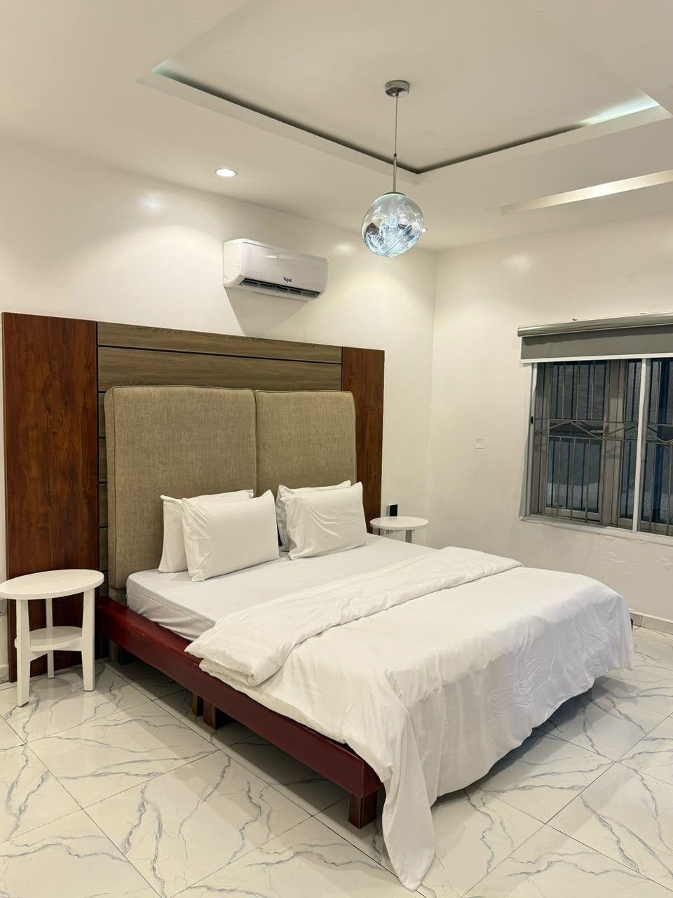 https://image.cityspacesandbookings.com/apartments/6abface7937359e460949c89/bedroom/1790946919-e154d2d9.jpg