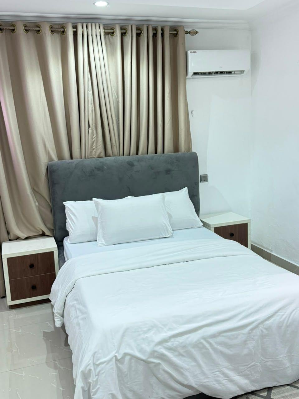 https://image.cityspacesandbookings.com/apartments/6abfd775937359e460949c9d/bedroom/1790957531-863a90d5.jpg