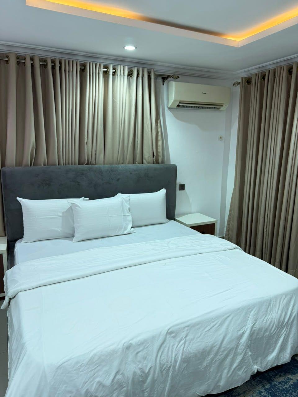 https://image.cityspacesandbookings.com/apartments/6abfd775937359e460949c9d/bedroom/1790957531-ef295cf5.jpg