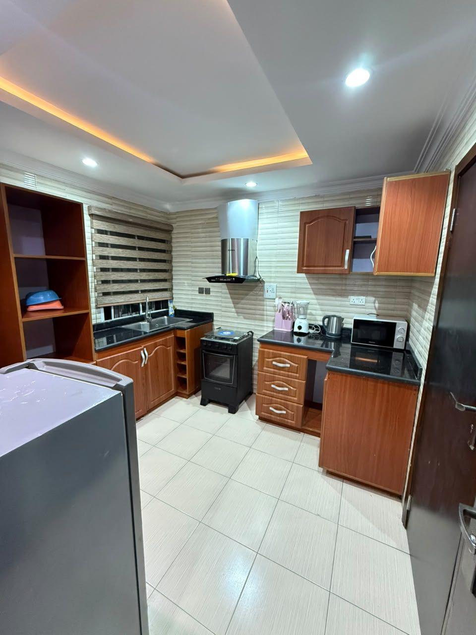 https://image.cityspacesandbookings.com/apartments/6abfd775937359e460949c9d/kitchen/1790957628-a14fa156.jpg