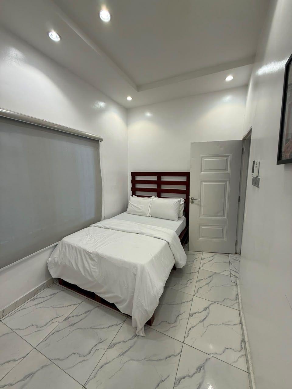 https://image.cityspacesandbookings.com/apartments/6abfd9dd937359e460949ca3/bedroom/1790958143-f0b2a9da.jpg