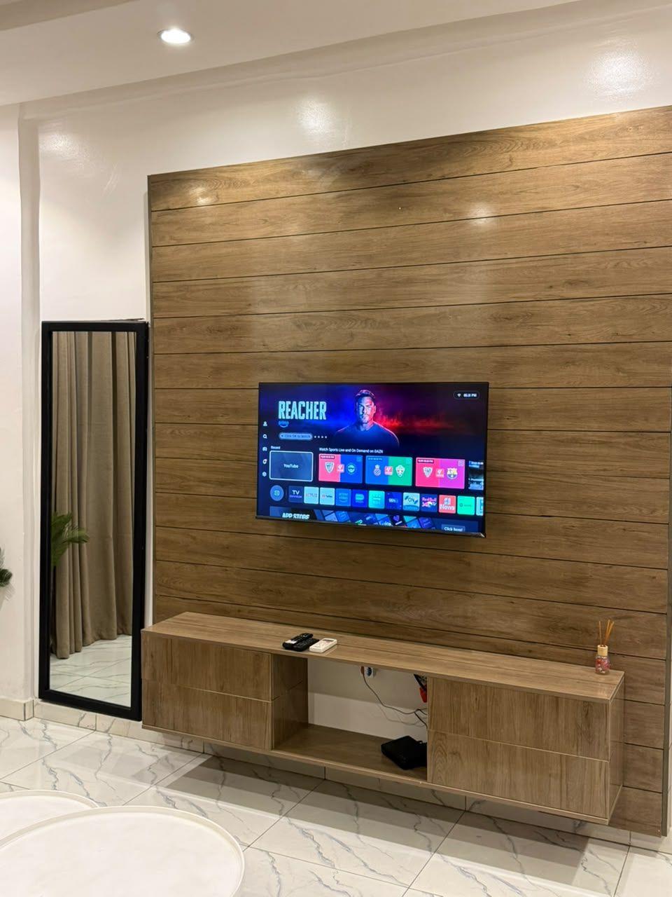 https://image.cityspacesandbookings.com/apartments/6abfd9dd937359e460949ca3/sittingroom/1790958164-fc1d13e1.jpg
