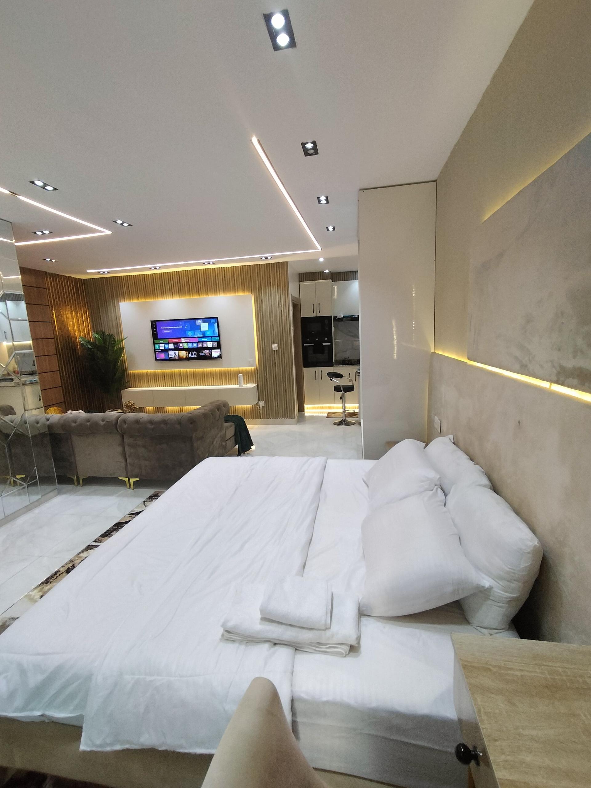 https://image.cityspacesandbookings.com/apartments/6acdf310f8eeaaade0312dba/bedroom/1791882241-7fe929c4.jpg