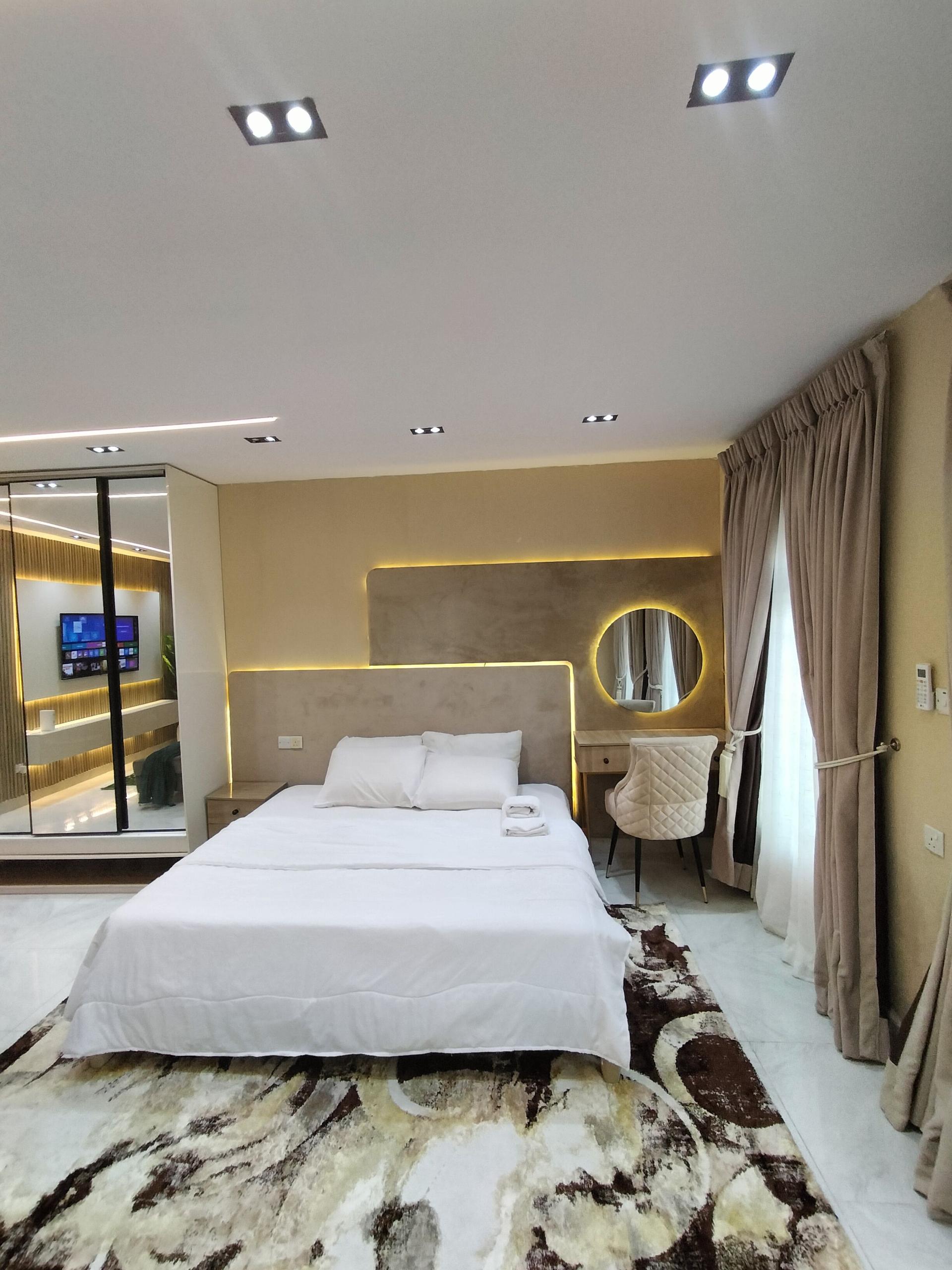 https://image.cityspacesandbookings.com/apartments/6acdf310f8eeaaade0312dba/bedroom/1791882241-dba58397.jpg